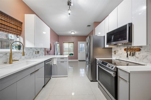 1407 Ranchview Court, Carrollton, TX 75007