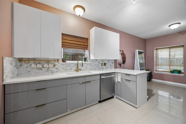 1407 Ranchview Court, Carrollton, TX 75007