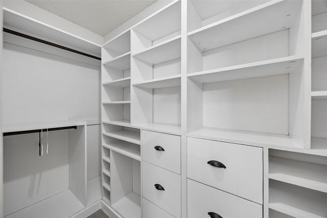 1407 Ranchview Court, Carrollton, TX 75007