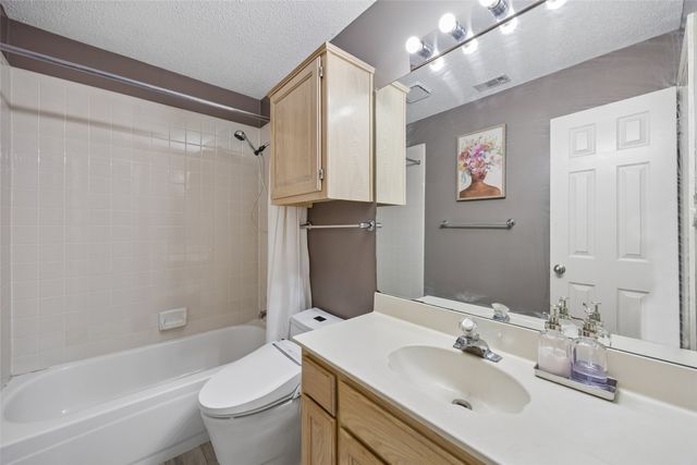 1407 Ranchview Court, Carrollton, TX 75007