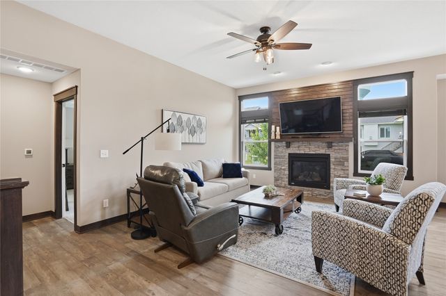 9655 Alderwood Drive, West Des Moines, IA 50266