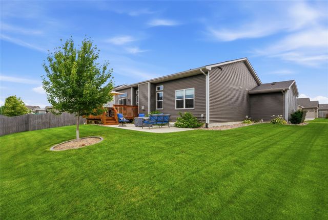 9655 Alderwood Drive, West Des Moines, IA 50266