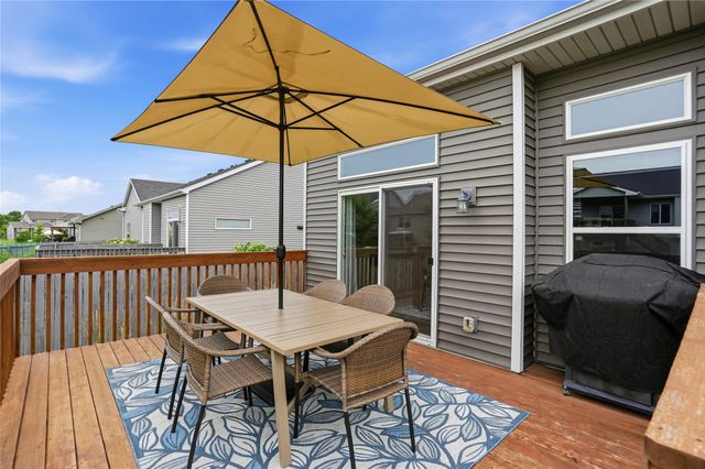 9655 Alderwood Drive, West Des Moines, IA 50266