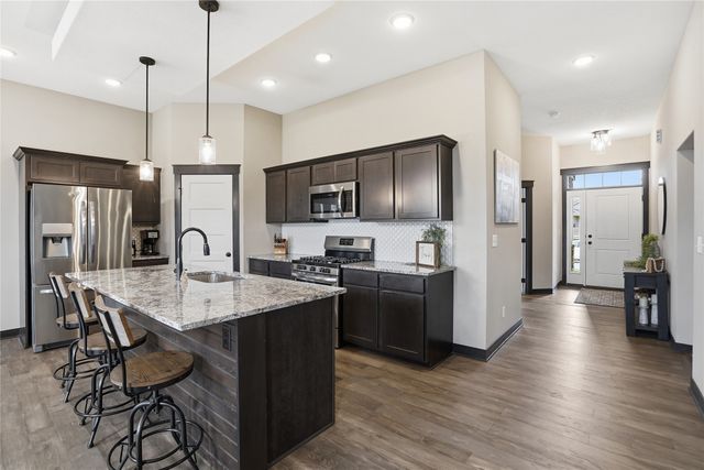 9655 Alderwood Drive, West Des Moines, IA 50266