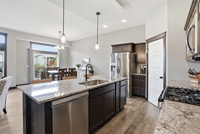 9655 Alderwood Drive, West Des Moines, IA 50266