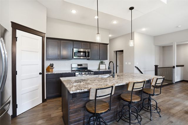 9655 Alderwood Drive, West Des Moines, IA 50266