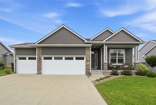 9655 Alderwood Drive, West Des Moines, IA 50266