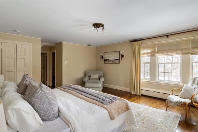 4 Dartmouth St, Winchester, MA 01890