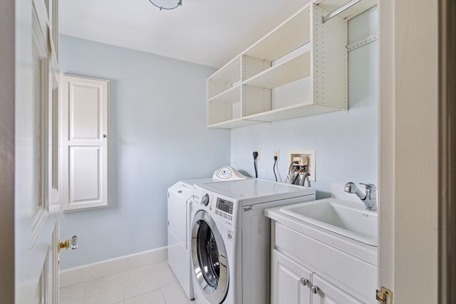 4 Dartmouth St, Winchester, MA 01890