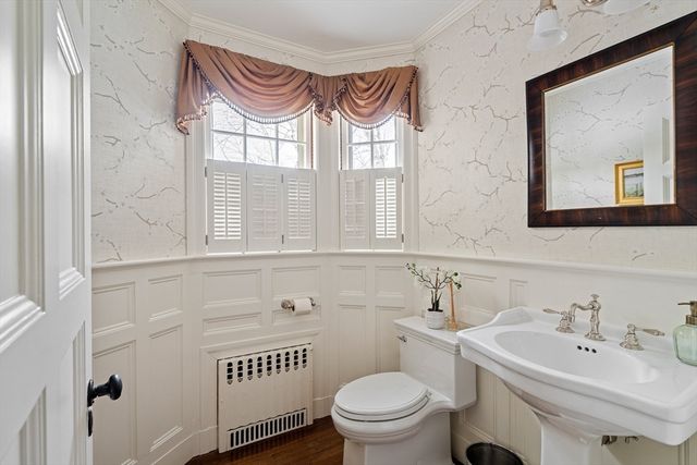 4 Dartmouth St, Winchester, MA 01890