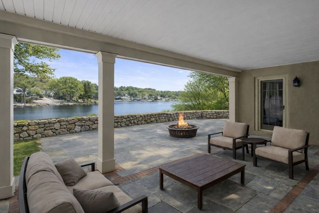 4 Dartmouth St, Winchester, MA 01890