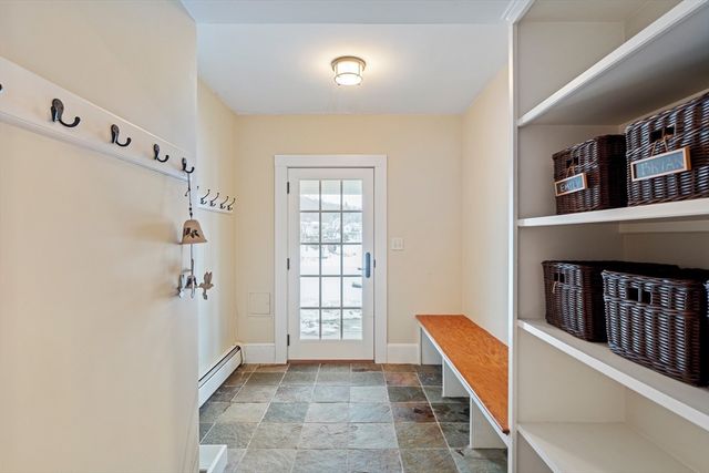 4 Dartmouth St, Winchester, MA 01890