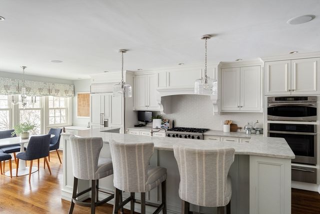 4 Dartmouth St, Winchester, MA 01890