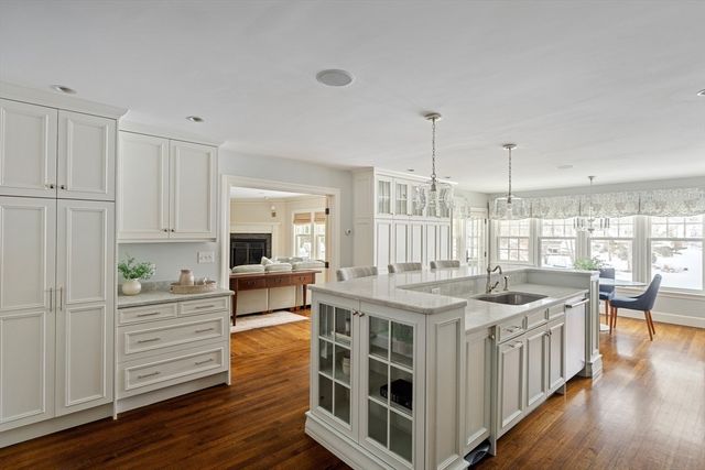 4 Dartmouth St, Winchester, MA 01890