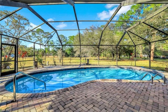 2805 Golden Gate BLVD W, Naples, FL 34120