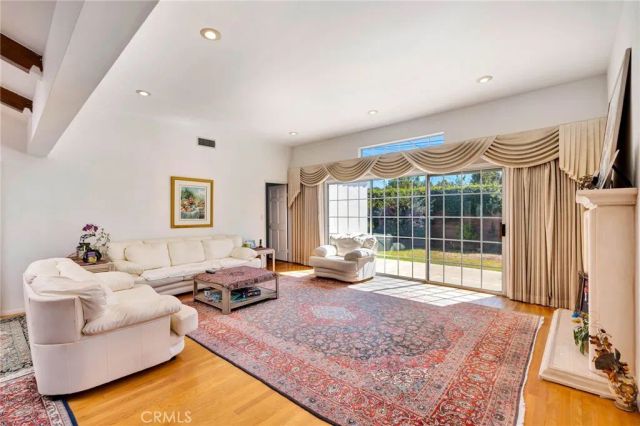 2765 Colby, Los Angeles, CA 90064