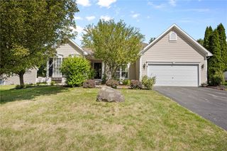 8 Jenna Way, Henrietta, NY 14623