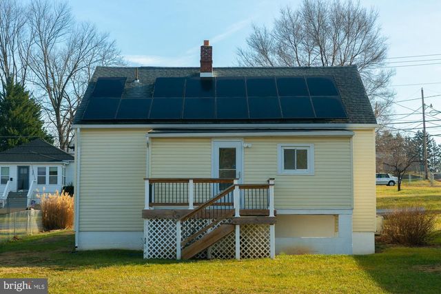 919 JEFFERSON AVE, Charles Town, WV 25414