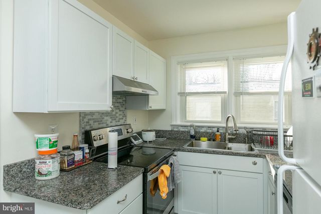 919 JEFFERSON AVE, Charles Town, WV 25414