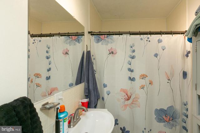 919 JEFFERSON AVE, Charles Town, WV 25414