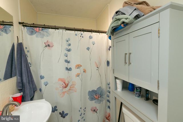 919 JEFFERSON AVE, Charles Town, WV 25414