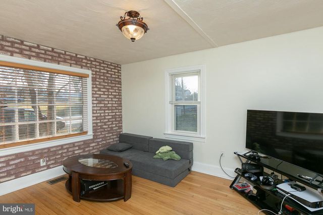 919 JEFFERSON AVE, Charles Town, WV 25414