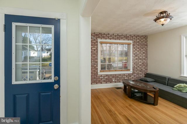 919 JEFFERSON AVE, Charles Town, WV 25414