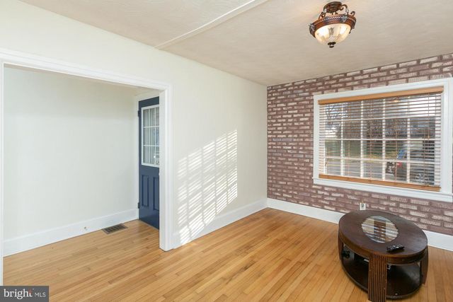 919 JEFFERSON AVE, Charles Town, WV 25414