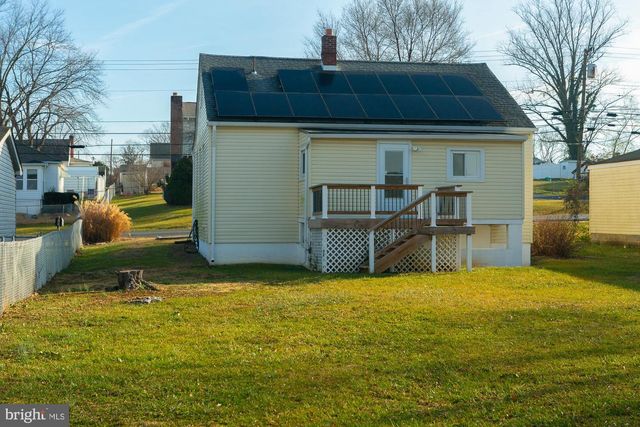 919 JEFFERSON AVE, Charles Town, WV 25414