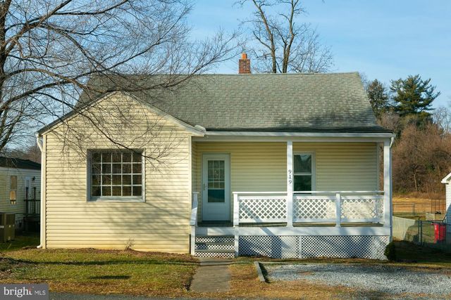 919 JEFFERSON AVE, Charles Town, WV 25414