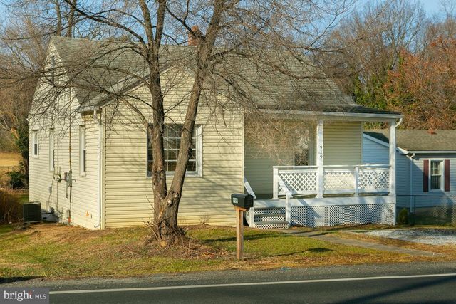 919 JEFFERSON AVE, Charles Town, WV 25414