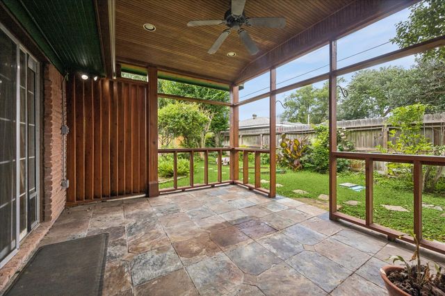 5418 Queensloch Drive, Houston, TX 77096