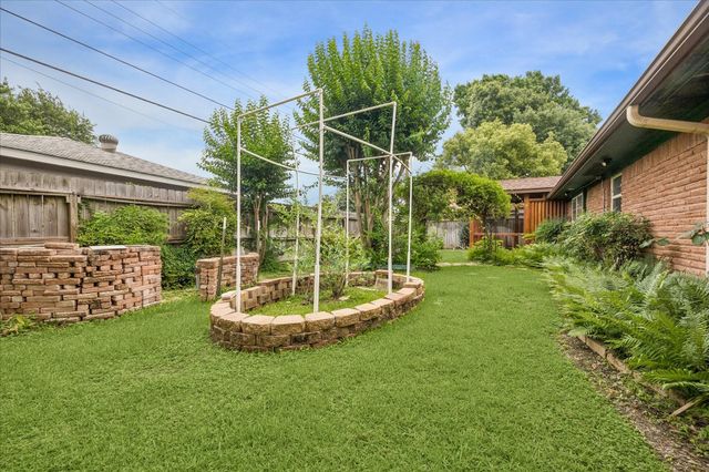5418 Queensloch Drive, Houston, TX 77096