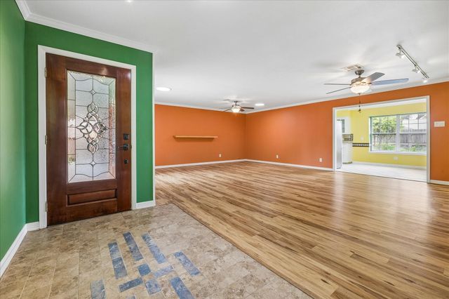 5418 Queensloch Drive, Houston, TX 77096