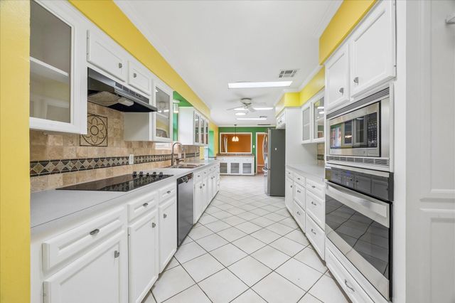 5418 Queensloch Drive, Houston, TX 77096