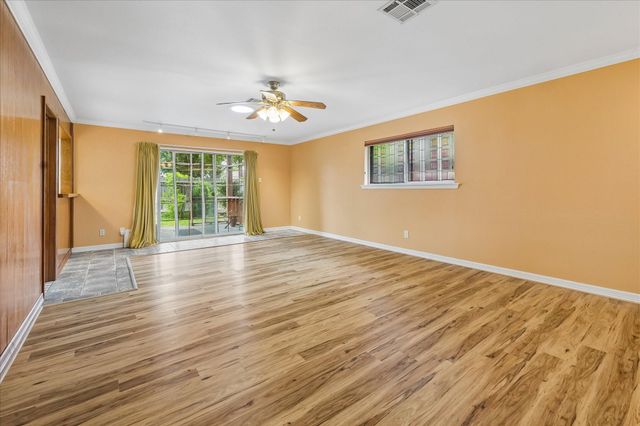 5418 Queensloch Drive, Houston, TX 77096