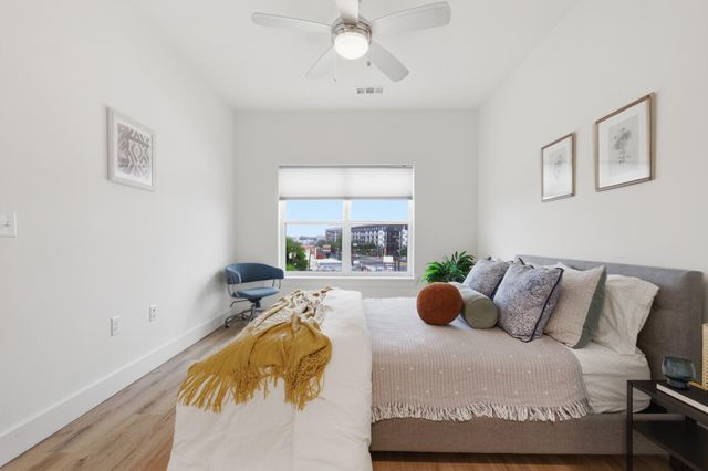 6444 Burnet RD 403, Austin, TX 78757