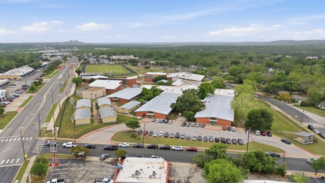 6444 Burnet RD 403, Austin, TX 78757