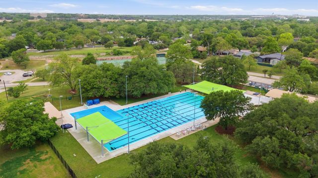 6444 Burnet RD 403, Austin, TX 78757