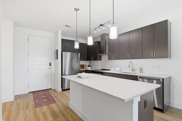 6444 Burnet RD 403, Austin, TX 78757