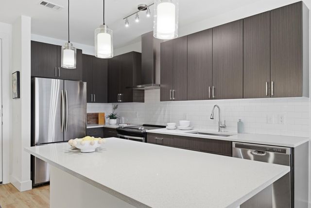 6444 Burnet RD 403, Austin, TX 78757