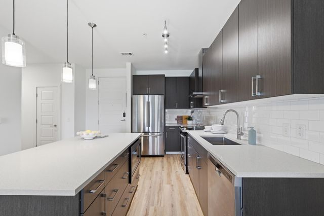 6444 Burnet RD 403, Austin, TX 78757