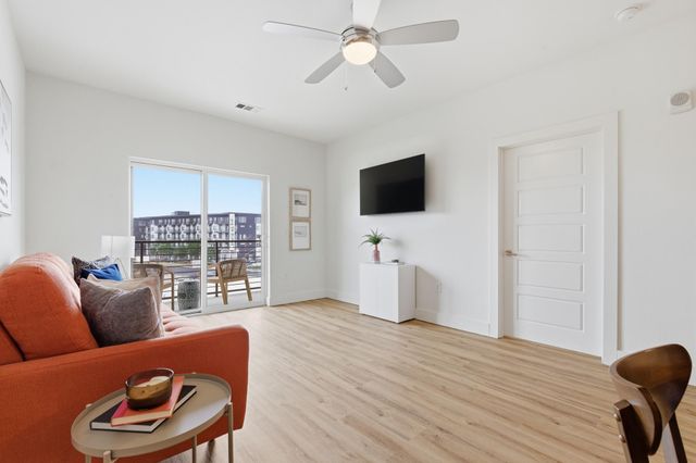 6444 Burnet RD 403, Austin, TX 78757