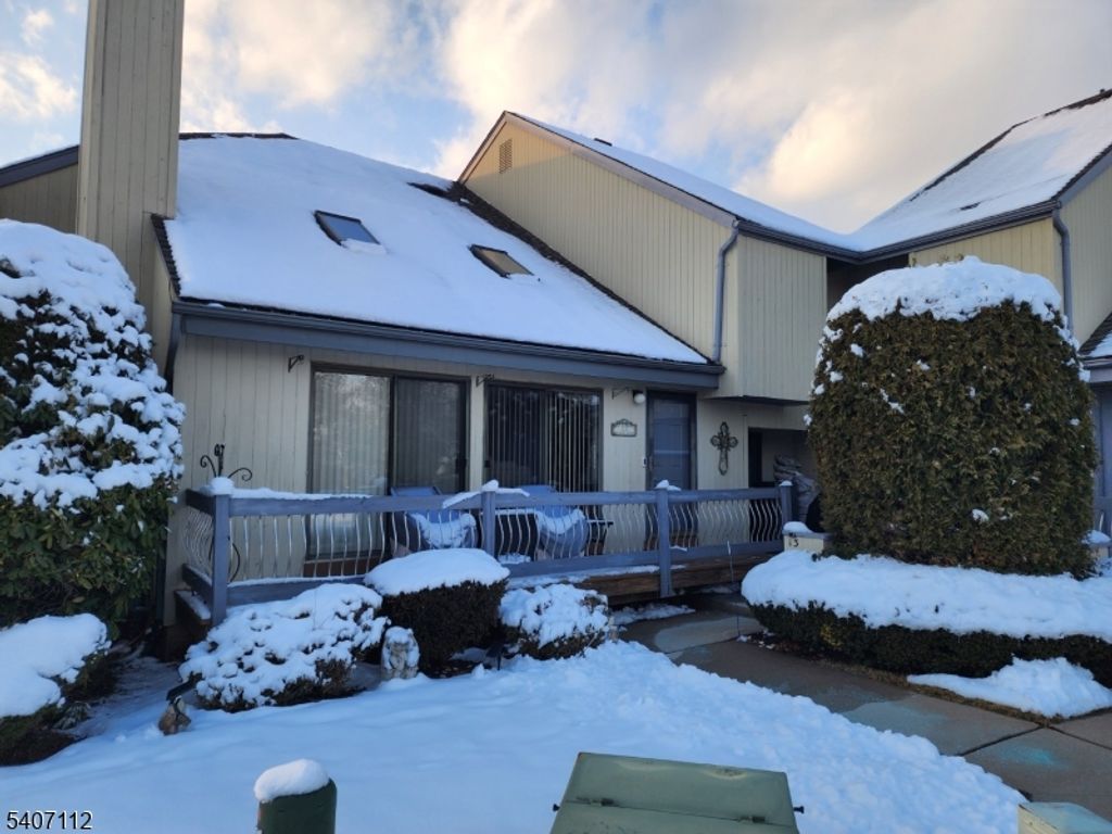 13 Woodhill St, Franklin Twp., NJ 08873