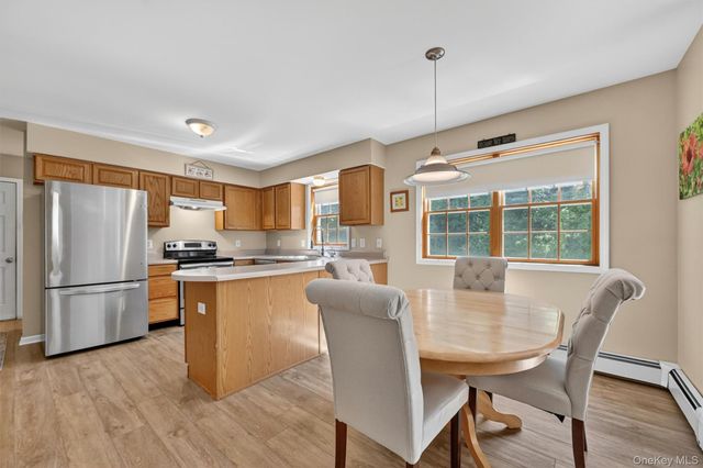 29 Purdys Lane, New Windsor, NY 12553