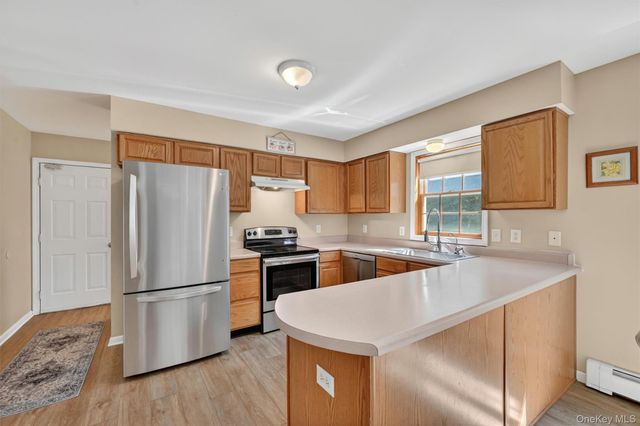 29 Purdys Lane, New Windsor, NY 12553