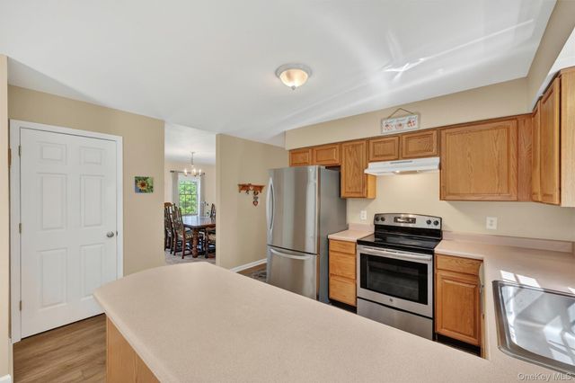 29 Purdys Lane, New Windsor, NY 12553