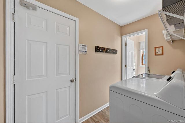 29 Purdys Lane, New Windsor, NY 12553