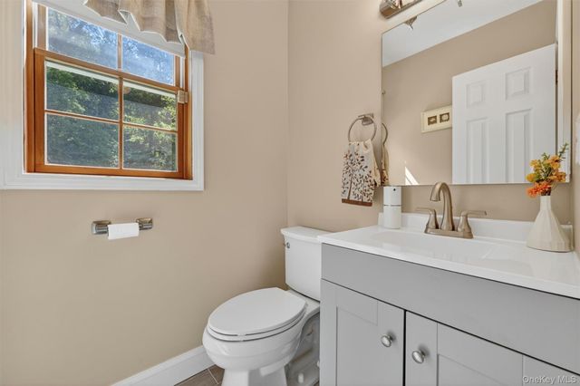 29 Purdys Lane, New Windsor, NY 12553