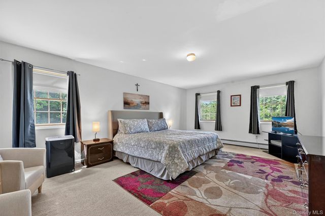 29 Purdys Lane, New Windsor, NY 12553